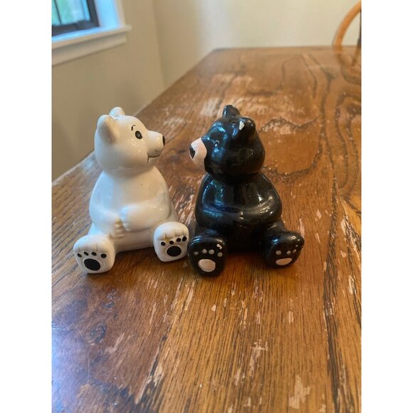 Vintage Bear Salt and Pepper Shakers Alaska White and Black Bears Ceramic - Picture 3 of 8